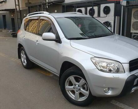 Серый Тойота РАВ 4, объемом двигателя 2 л и пробегом 238 тыс. км за 9500 $, фото 1 на Automoto.ua