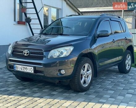 Серый Тойота РАВ 4, объемом двигателя 2 л и пробегом 195 тыс. км за 9700 $, фото 1 на Automoto.ua