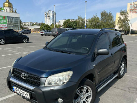 Тойота РАВ 4 2007 в Запорожье на Automoto.ua Серый Тойота РАВ 4, объемом двигателя 2 л и пробегом 213 тыс. км за 9800 $, фото 1 на Automoto.ua