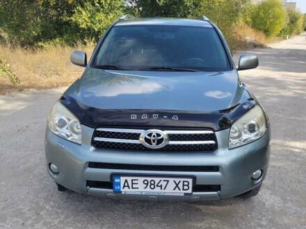 Серый Тойота РАВ 4, объемом двигателя 2 л и пробегом 200 тыс. км за 8500 $, фото 1 на Automoto.ua