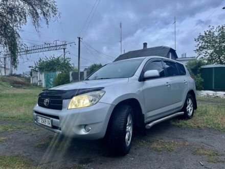 Тойота РАВ 4 2007 у Кременчуге на Automoto.ua Сірий Тойота РАВ 4, об'ємом двигуна 2.4 л та пробігом 280 тис. км за 8300 $, фото 1 на Automoto.ua