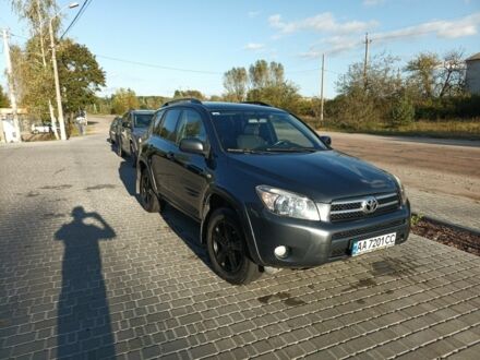 Сірий Тойота РАВ 4, об'ємом двигуна 2.2 л та пробігом 233 тис. км за 8600 $, фото 1 на Automoto.ua
