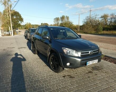 Сірий Тойота РАВ 4, об'ємом двигуна 2.2 л та пробігом 233 тис. км за 8600 $, фото 1 на Automoto.ua