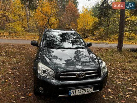 Серый Тойота РАВ 4, объемом двигателя 2 л и пробегом 232 тыс. км за 11500 $, фото 1 на Automoto.ua