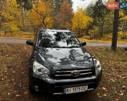 Серый Тойота РАВ 4, объемом двигателя 2 л и пробегом 232 тыс. км за 11500 $, фото 1 на Automoto.ua