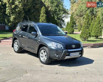 Сірий Тойота РАВ 4, об'ємом двигуна 2 л та пробігом 257 тис. км за 8650 $, фото 1 на Automoto.ua