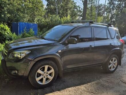 Тойота РАВ 4 2007 в Харькове на Automoto.ua Серый Тойота РАВ 4, объемом двигателя 2.4 л и пробегом 240 тыс. км за 9900 $, фото 1 на Automoto.ua