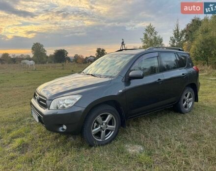 Сірий Тойота РАВ 4, об'ємом двигуна 2 л та пробігом 275 тис. км за 9900 $, фото 1 на Automoto.ua