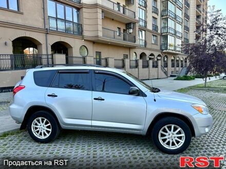 Сірий Тойота РАВ 4, об'ємом двигуна 2.4 л та пробігом 230 тис. км за 9300 $, фото 1 на Automoto.ua