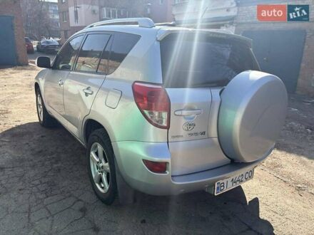 Тойота РАВ 4 2007 у Полтаві на Automoto.ua Сірий Тойота РАВ 4, об'ємом двигуна 2 л та пробігом 220 тис. км за 9300 $, фото 1 на Automoto.ua