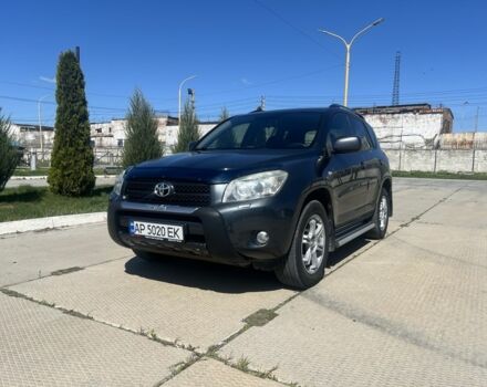 Серый Тойота РАВ 4, объемом двигателя 2 л и пробегом 211 тыс. км за 10600 $, фото 1 на Automoto.ua