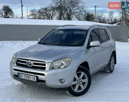 Серый Тойота РАВ 4, объемом двигателя 2 л и пробегом 174 тыс. км за 11900 $, фото 1 на Automoto.ua