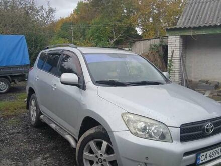 Серый Тойота РАВ 4, объемом двигателя 2.36 л и пробегом 146 тыс. км за 10900 $, фото 1 на Automoto.ua