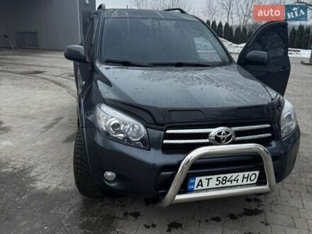 Серый Тойота РАВ 4, объемом двигателя 2.23 л и пробегом 170 тыс. км за 9800 $, фото 1 на Automoto.ua