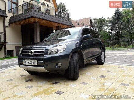 Сірий Тойота РАВ 4, об'ємом двигуна 2 л та пробігом 215 тис. км за 8900 $, фото 1 на Automoto.ua