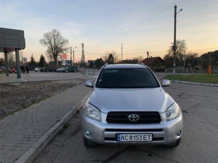 Тойота РАВ 4 2007 у Володимир-Волинський на Automoto.ua Сірий Тойота РАВ 4, об'ємом двигуна 2.2 л та пробігом 216 тис. км за 8500 $, фото 1 на Automoto.ua