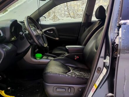 Сірий Тойота РАВ 4, об'ємом двигуна 2 л та пробігом 26700 тис. км за 8999 $, фото 1 на Automoto.ua
