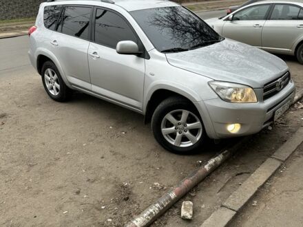 Серый Тойота РАВ 4, объемом двигателя 2.4 л и пробегом 133 тыс. км за 10000 $, фото 1 на Automoto.ua
