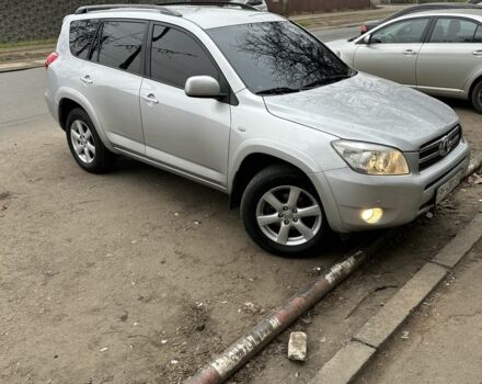 Серый Тойота РАВ 4, объемом двигателя 2.4 л и пробегом 133 тыс. км за 10000 $, фото 1 на Automoto.ua