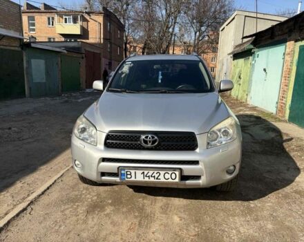 Серый Тойота РАВ 4, объемом двигателя 2 л и пробегом 230 тыс. км за 9300 $, фото 1 на Automoto.ua