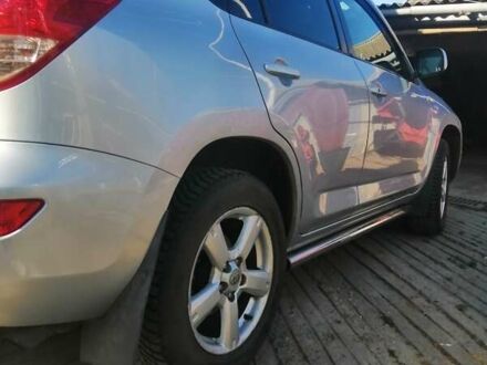 Тойота РАВ 4 2007 у Одесі на Automoto.ua Сірий Тойота РАВ 4, об'ємом двигуна 2 л та пробігом 230 тис. км за 9700 $, фото 1 на Automoto.ua