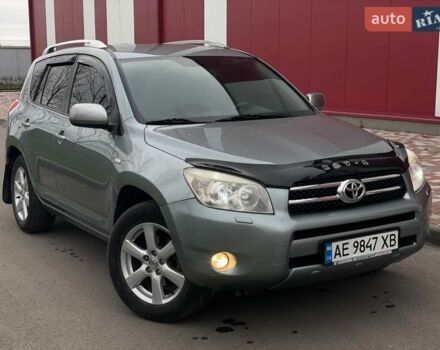 Серый Тойота РАВ 4, объемом двигателя 2 л и пробегом 349 тыс. км за 7999 $, фото 1 на Automoto.ua