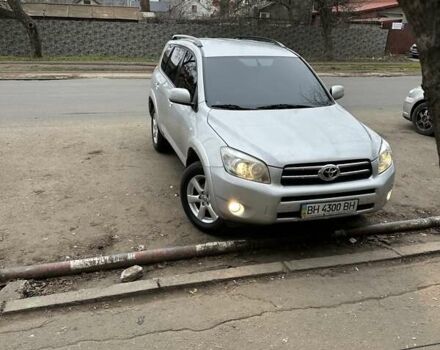 Серый Тойота РАВ 4, объемом двигателя 2.4 л и пробегом 134 тыс. км за 8600 $, фото 1 на Automoto.ua
