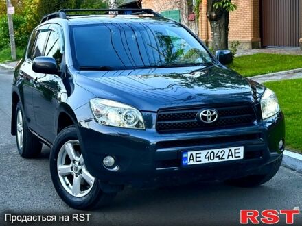 Тойота РАВ 4 2007 в Днепре (Днепропетровске) на Automoto.ua Серый Тойота РАВ 4, объемом двигателя 22 л и пробегом 180 тыс. км за 8000 $, фото 1 на Automoto.ua