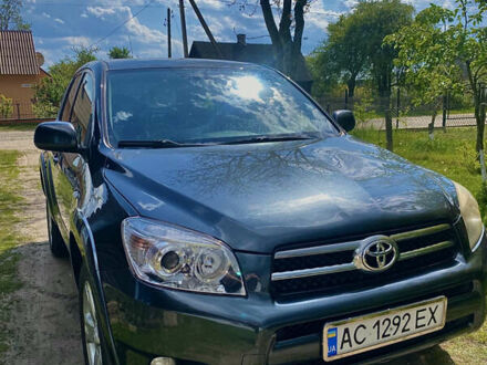 Серый Тойота РАВ 4, объемом двигателя 2.23 л и пробегом 232 тыс. км за 10400 $, фото 1 на Automoto.ua