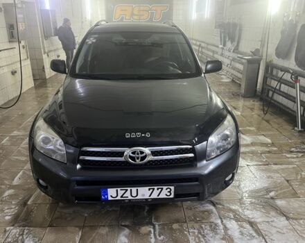 Серый Тойота РАВ 4, объемом двигателя 2.2 л и пробегом 310 тыс. км за 7000 $, фото 1 на Automoto.ua