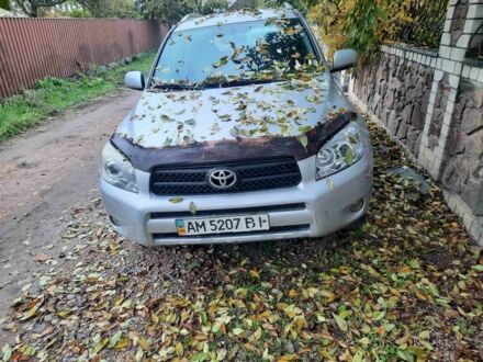 Сірий Тойота РАВ 4, об'ємом двигуна 2 л та пробігом 200 тис. км за 7800 $, фото 1 на Automoto.ua