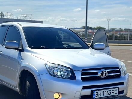 Серый Тойота РАВ 4, объемом двигателя 2.2 л и пробегом 315 тыс. км за 11499 $, фото 1 на Automoto.ua