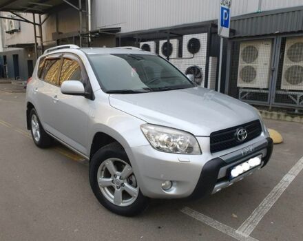 Серый Тойота РАВ 4, объемом двигателя 2 л и пробегом 238 тыс. км за 9500 $, фото 1 на Automoto.ua