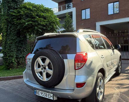 Сірий Тойота РАВ 4, об'ємом двигуна 2 л та пробігом 240 тис. км за 8700 $, фото 1 на Automoto.ua