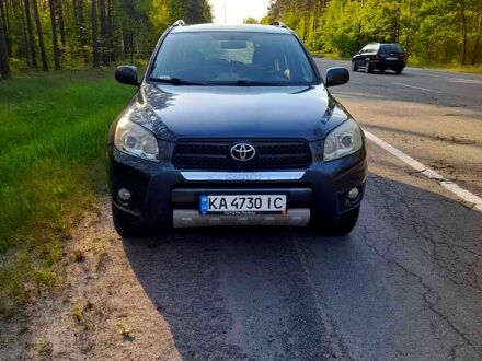 Тойота РАВ 4 2007 у Києві на Automoto.ua Сірий Тойота РАВ 4, об'ємом двигуна 2.2 л та пробігом 280 тис. км за 8800 $, фото 1 на Automoto.ua
