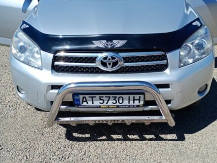 Серый Тойота РАВ 4, объемом двигателя 2 л и пробегом 260 тыс. км за 9500 $, фото 1 на Automoto.ua