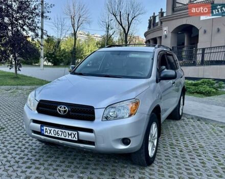 Сірий Тойота РАВ 4, об'ємом двигуна 2.36 л та пробігом 187 тис. км за 9300 $, фото 1 на Automoto.ua