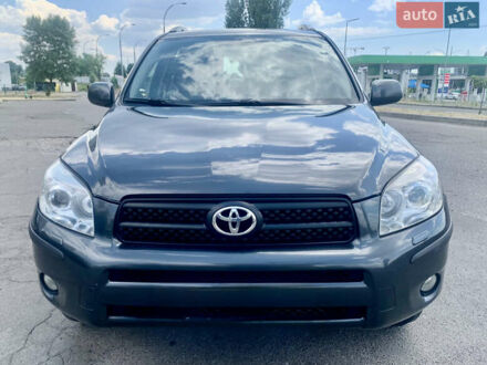 Серый Тойота РАВ 4, объемом двигателя 2 л и пробегом 317 тыс. км за 11777 $, фото 1 на Automoto.ua