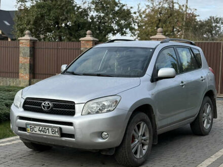 Серый Тойота РАВ 4, объемом двигателя 0 л и пробегом 250 тыс. км за 9500 $, фото 1 на Automoto.ua