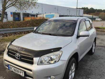 Серый Тойота РАВ 4, объемом двигателя 2 л и пробегом 167 тыс. км за 10577 $, фото 1 на Automoto.ua