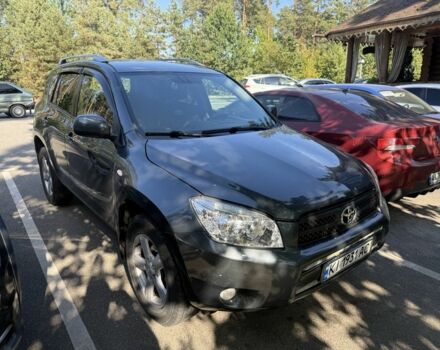 Серый Тойота РАВ 4, объемом двигателя 2.2 л и пробегом 255 тыс. км за 10500 $, фото 1 на Automoto.ua