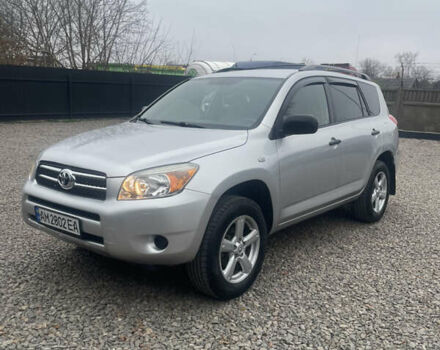 Сірий Тойота РАВ 4, об'ємом двигуна 2.4 л та пробігом 158 тис. км за 8500 $, фото 1 на Automoto.ua