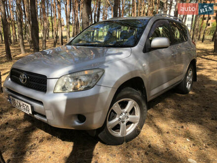 Сірий Тойота РАВ 4, об'ємом двигуна 2 л та пробігом 242 тис. км за 5300 $, фото 1 на Automoto.ua