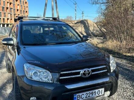 Тойота РАВ 4 2008 в Львове на Automoto.ua Серый Тойота РАВ 4, объемом двигателя 2 л и пробегом 240 тыс. км за 9800 $, фото 1 на Automoto.ua