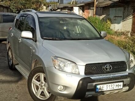 Тойота РАВ 4 2008 в Терновке на Automoto.ua Серый Тойота РАВ 4, объемом двигателя 2 л и пробегом 220 тыс. км за 9800 $, фото 1 на Automoto.ua