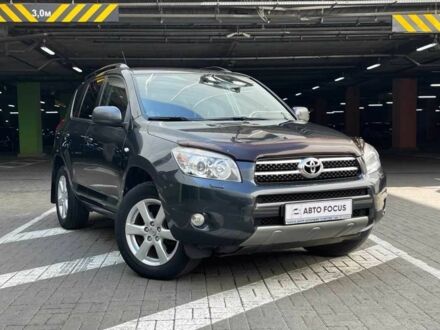 Серый Тойота РАВ 4, объемом двигателя 2 л и пробегом 308 тыс. км за 9990 $, фото 1 на Automoto.ua