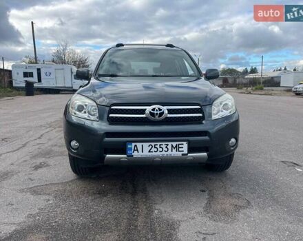 Серый Тойота РАВ 4, объемом двигателя 2 л и пробегом 192 тыс. км за 10400 $, фото 1 на Automoto.ua