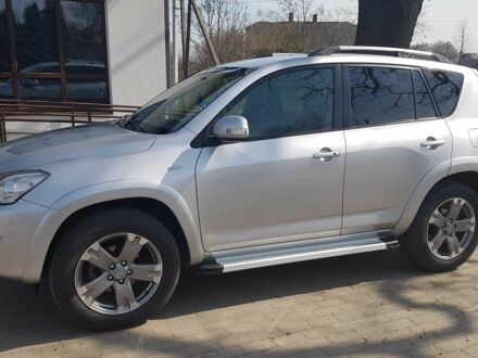 Сірий Тойота РАВ 4, об'ємом двигуна 2.2 л та пробігом 202 тис. км за 13582 $, фото 1 на Automoto.ua