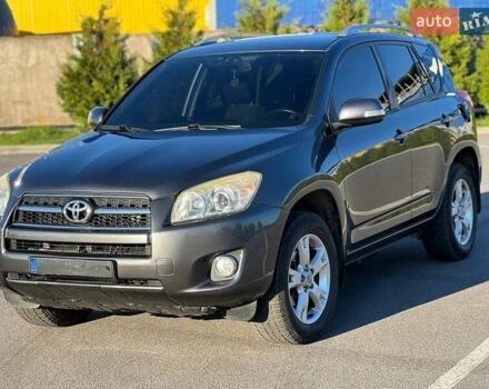 Серый Тойота РАВ 4, объемом двигателя 2.2 л и пробегом 199 тыс. км за 10500 $, фото 1 на Automoto.ua