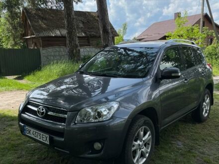 Сірий Тойота РАВ 4, об'ємом двигуна 2.2 л та пробігом 277 тис. км за 11000 $, фото 1 на Automoto.ua